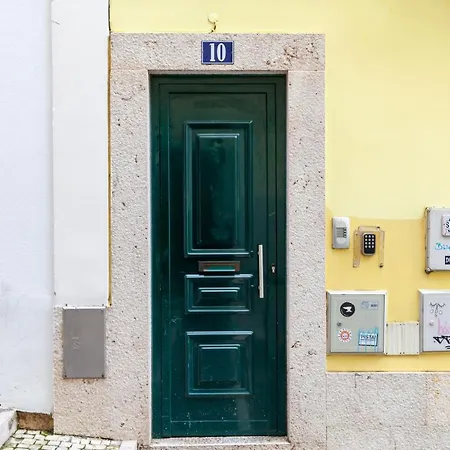 Bica 10 * Lisbon